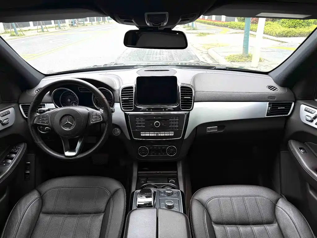 Mercedes-Benz GLS 2017 — фото 6