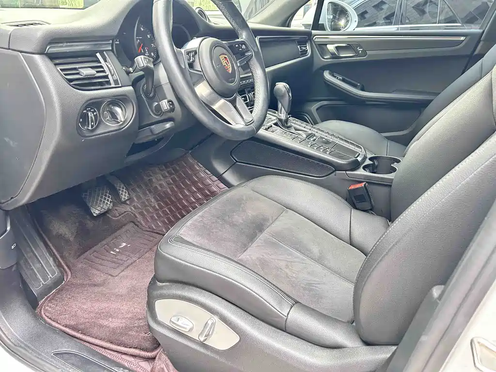 Porsche Macan 2020 — фото 10