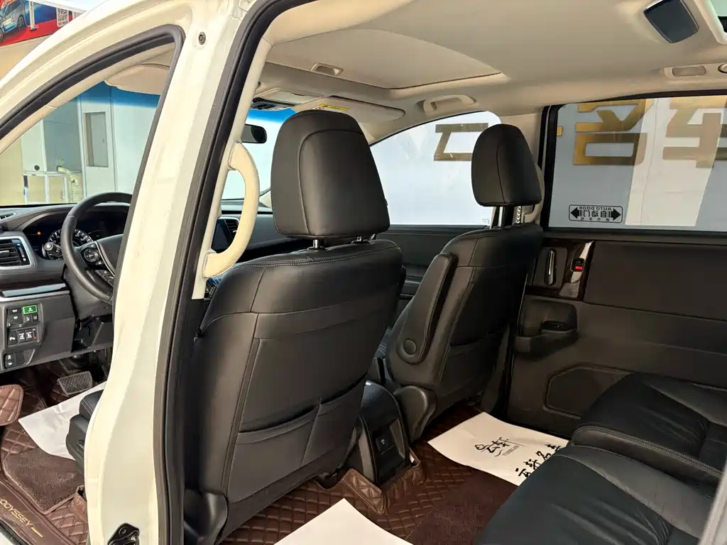 Honda Odyssey 2021 — фото 18