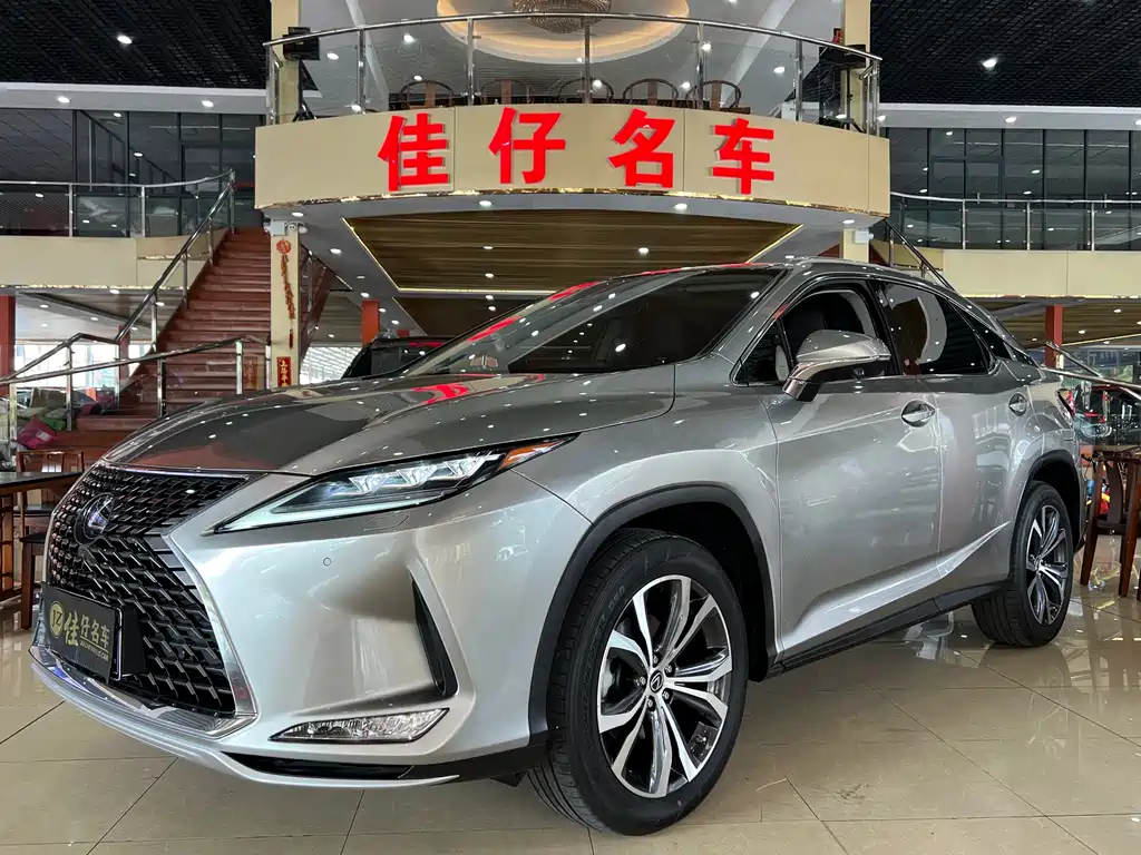 Lexus RX 2022 — фото 1