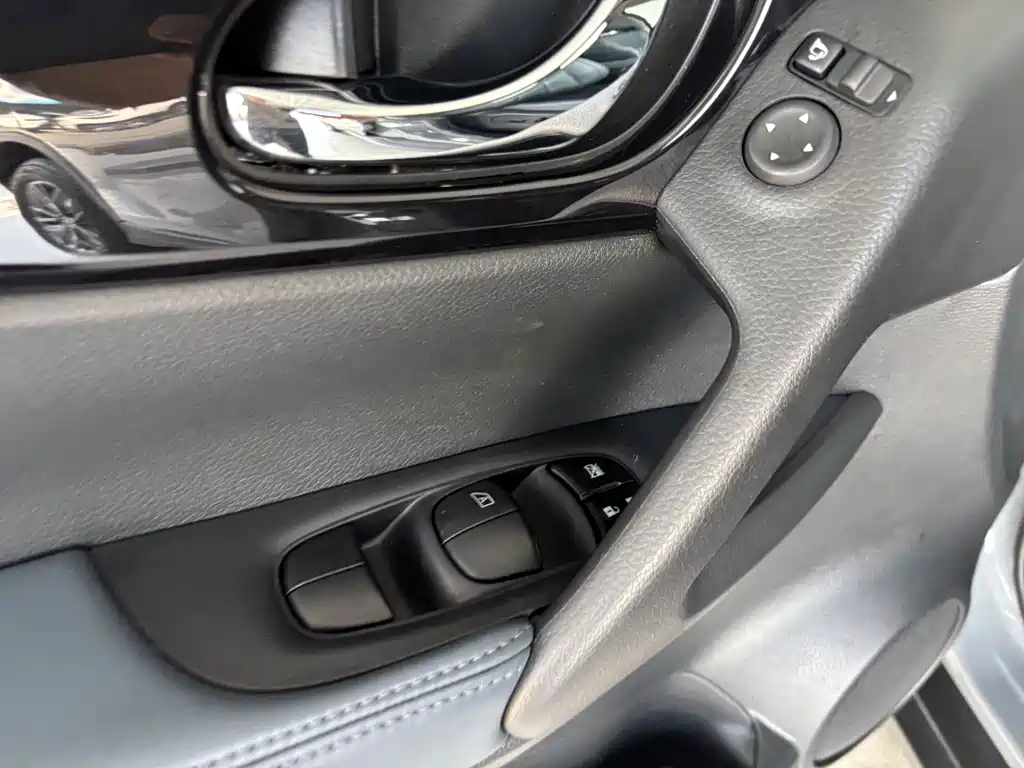 Nissan X-Trail 2025 — фото 10