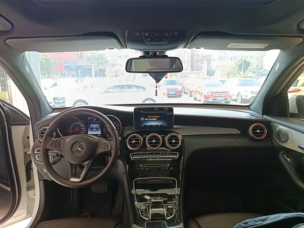 Mercedes-Benz GLC 2016 — фото 10