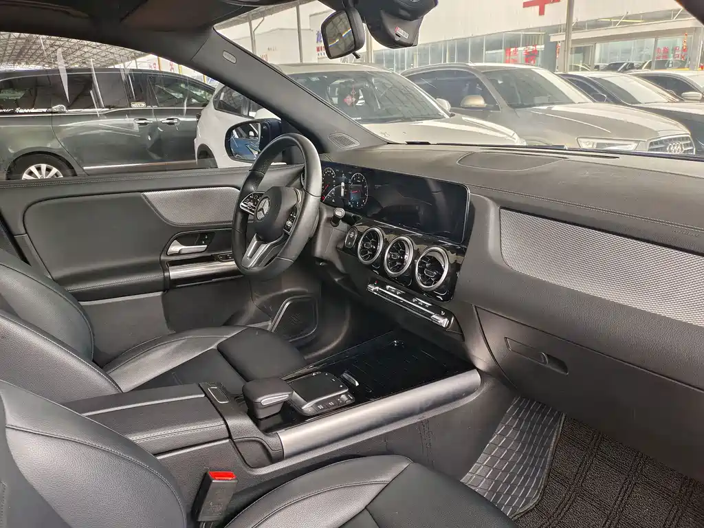 Mercedes-Benz GLA 2023 — фото 16