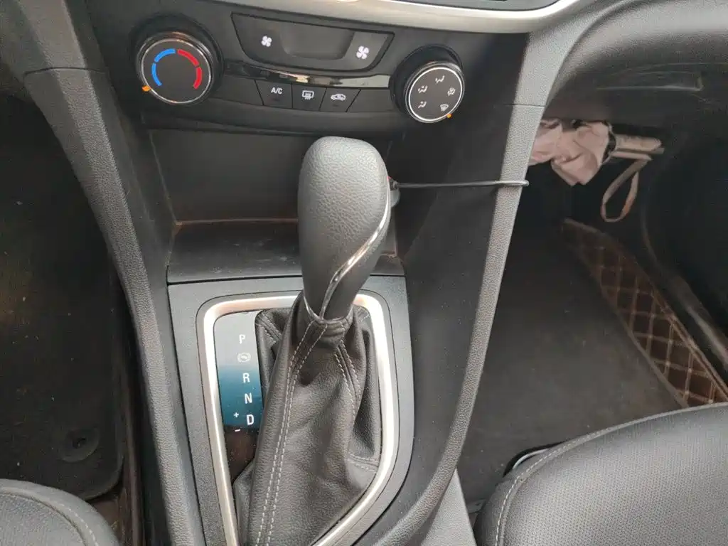 Buick Excelle 2021 — фото 11