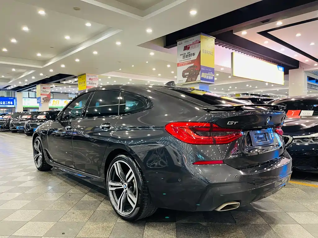 BMW 6 Series GT 2018 — фото 16