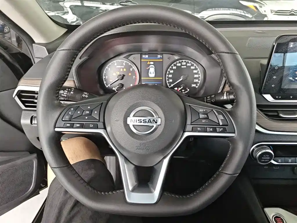 Nissan Teana 2022 — фото 11