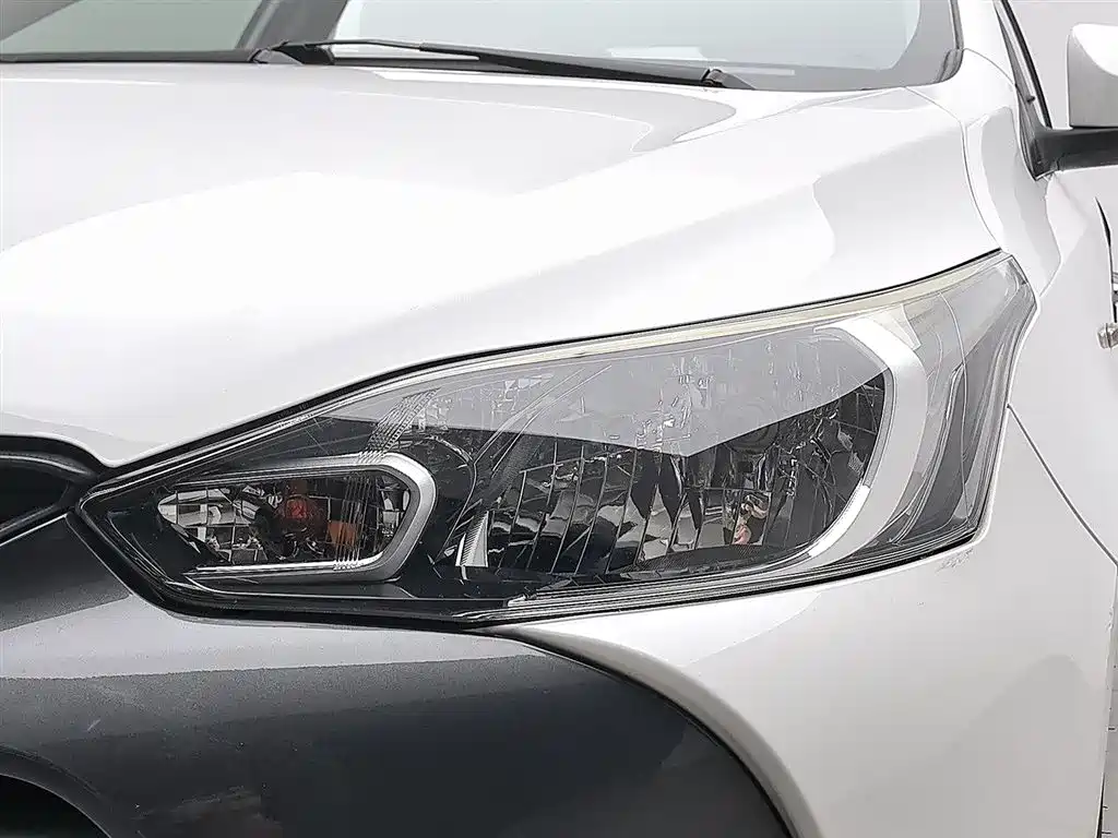 Toyota Yaris L 2018 — фото 7