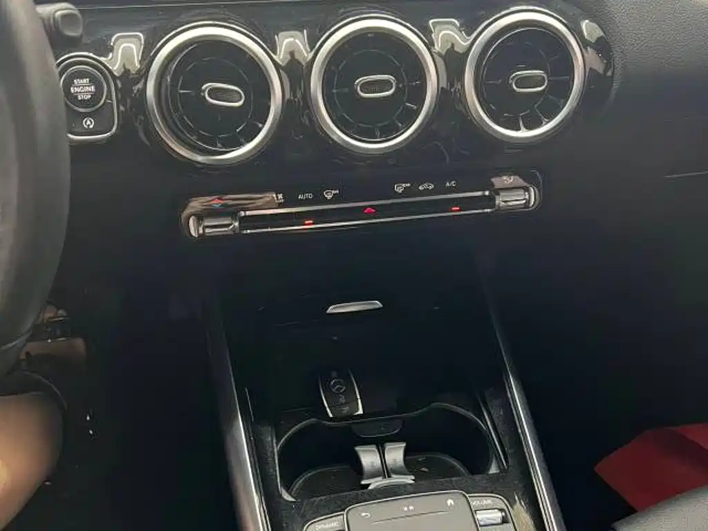 Mercedes-Benz GLA 2021 — фото 12