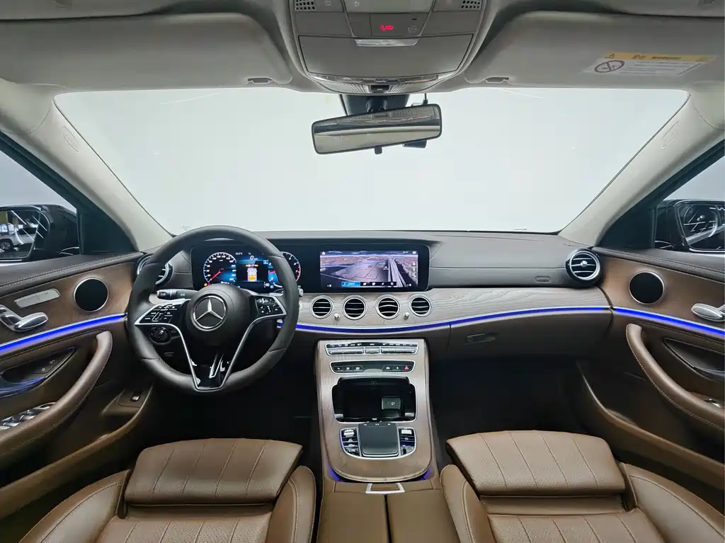 Mercedes-Benz E-Class 2022 — фото 14