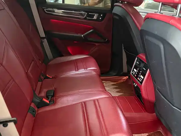 Porsche Cayenne 2023