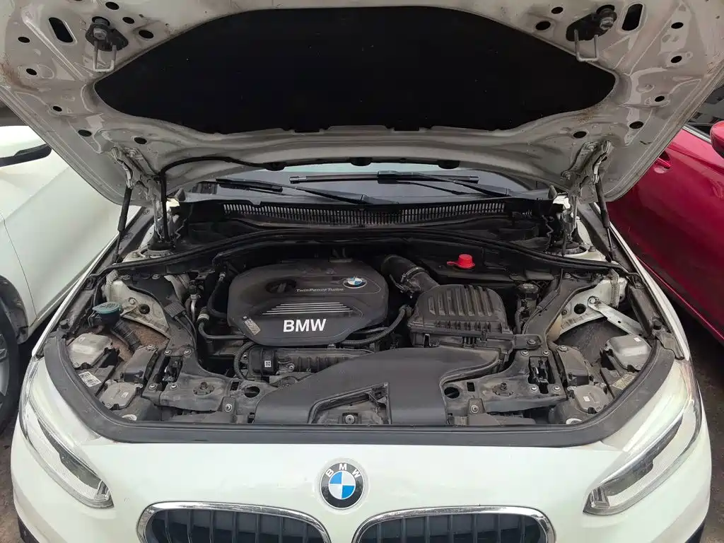 BMW 1 Series 2018 — фото 20