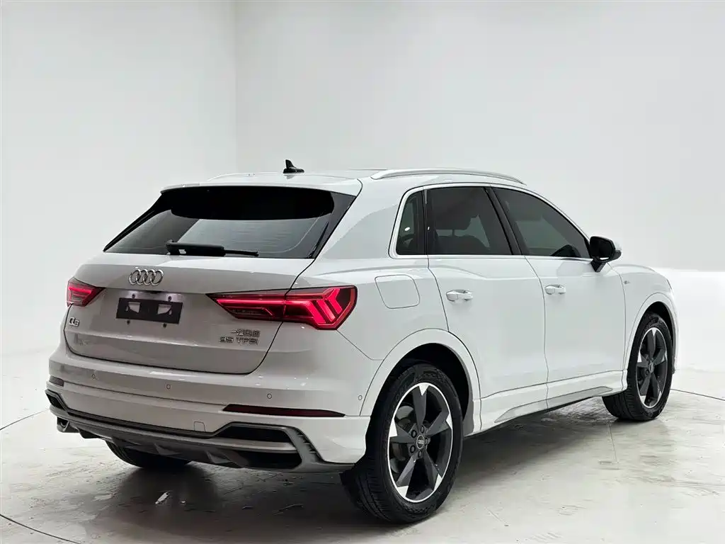 Audi Q3 2023 — фото 6