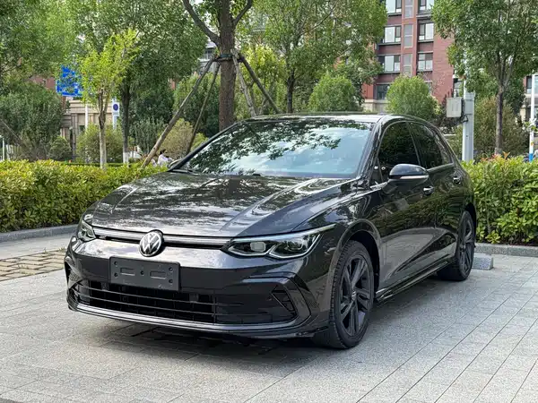 Volkswagen Golf 2021