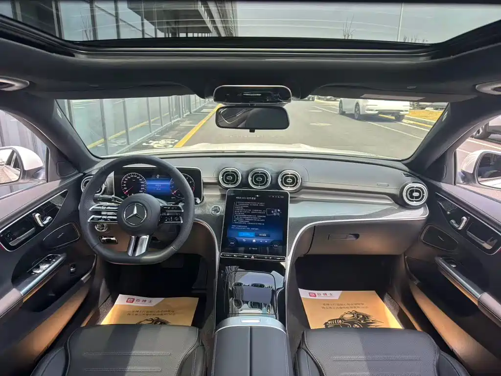 Mercedes-Benz C-Class 2025