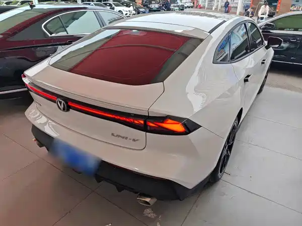 Changan UNI-V 2024