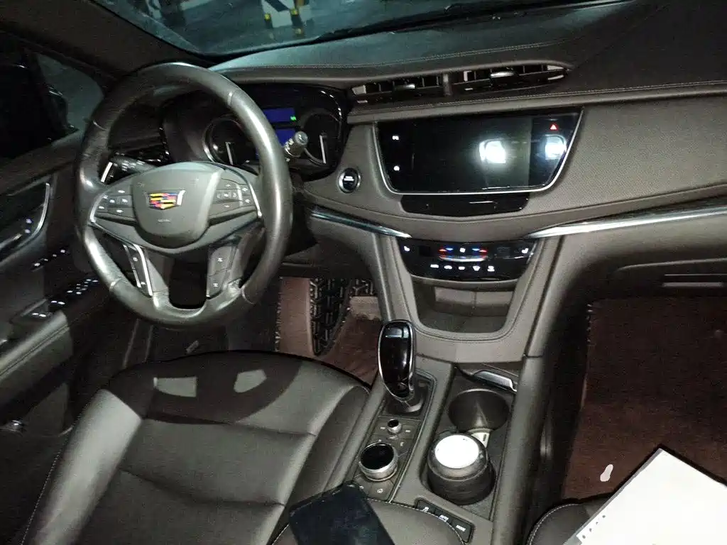 Cadillac XT5 2022 — фото 13