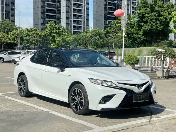Toyota Camry 2021