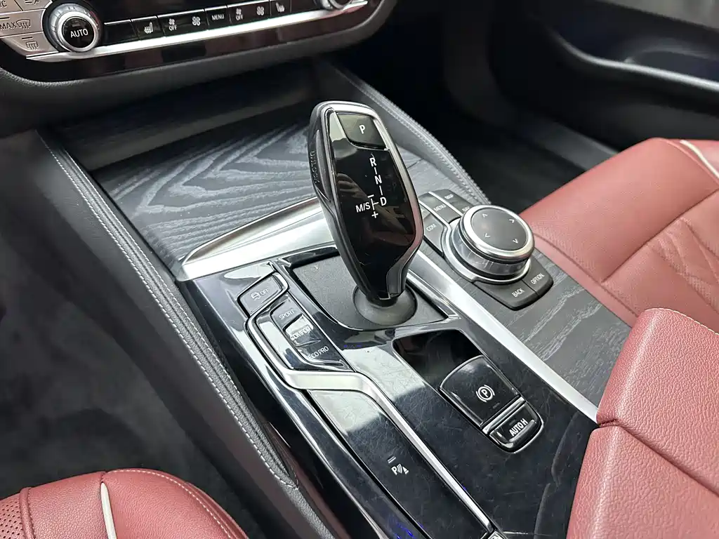 BMW 5 Series 2022 — фото 18