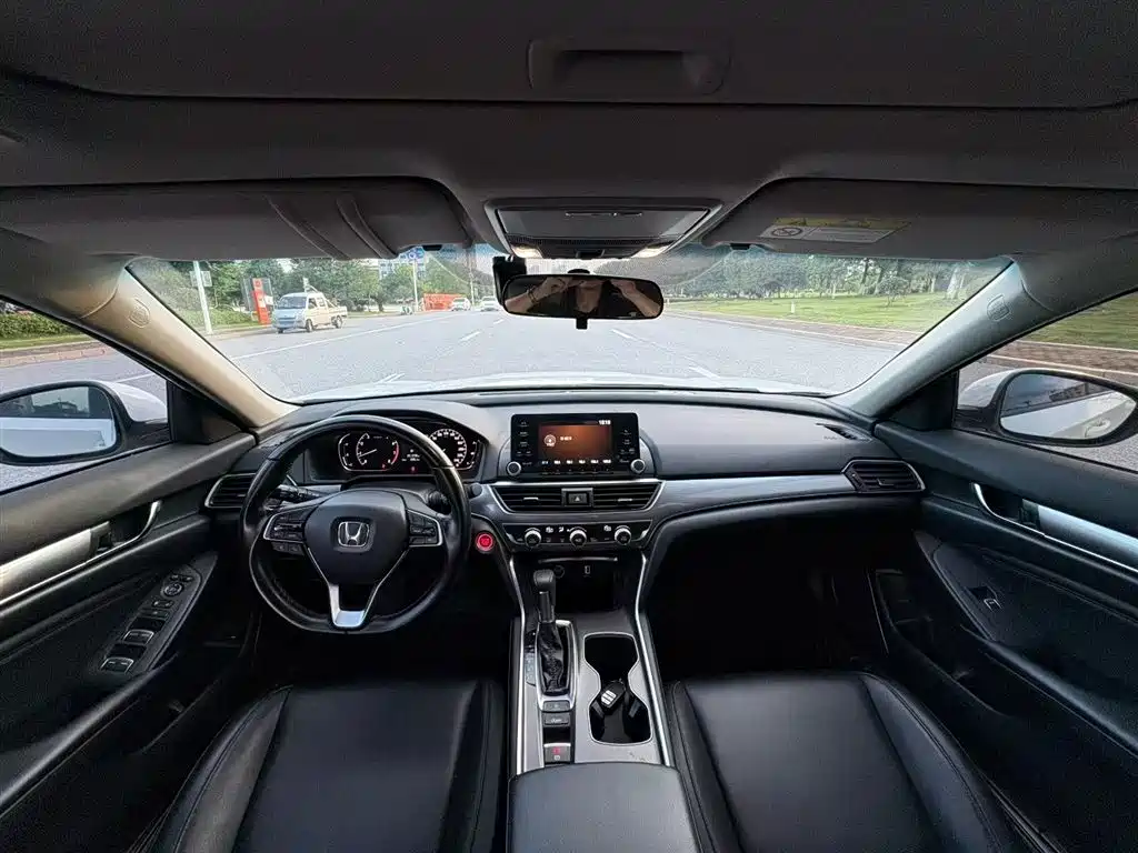Honda Accord 2021 — фото 13