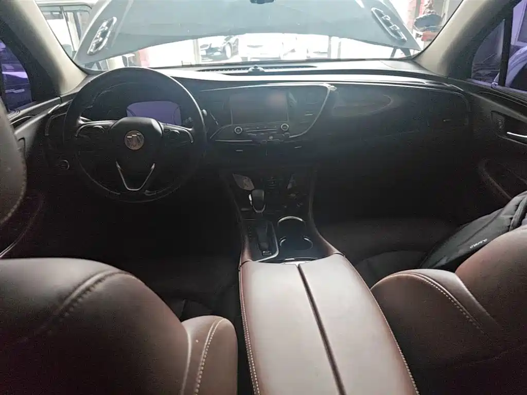 Buick Envision Plus 2017 — фото 10