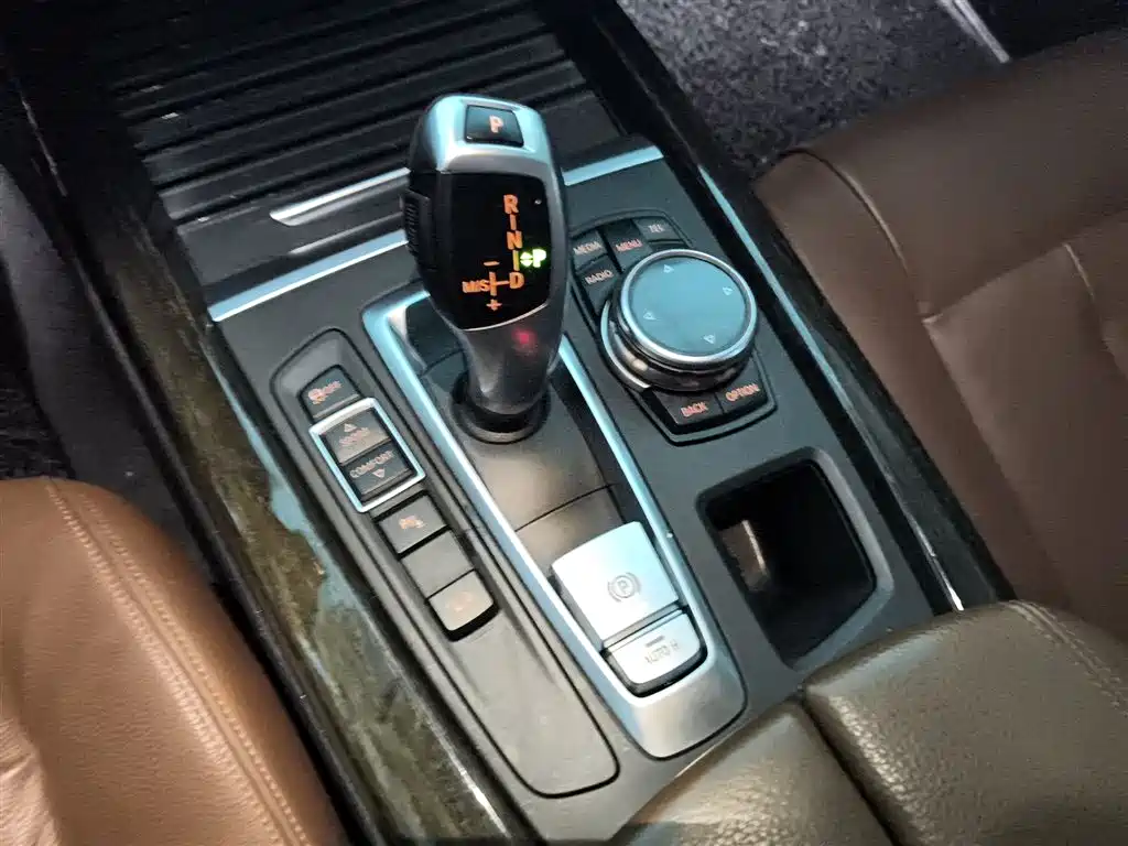 BMW X5 2015 — фото 10
