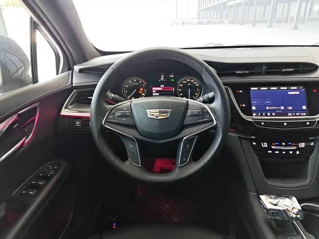 Cadillac XT5 2021 — фото 11