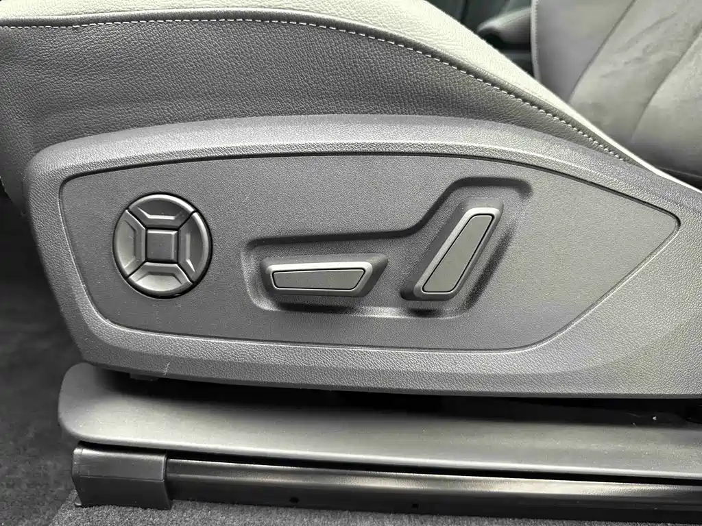 Audi Q3 2022 — фото 11