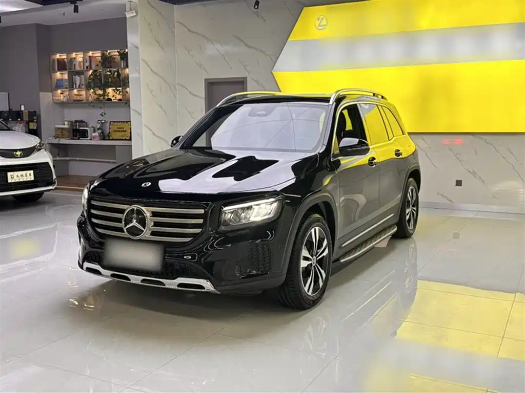 Mercedes-Benz GLB 2024 — фото 1