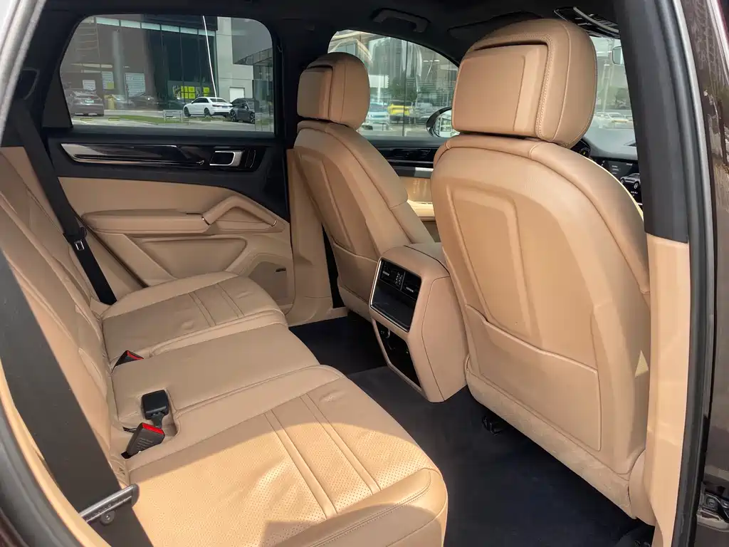 Porsche Cayenne 2018 — фото 11