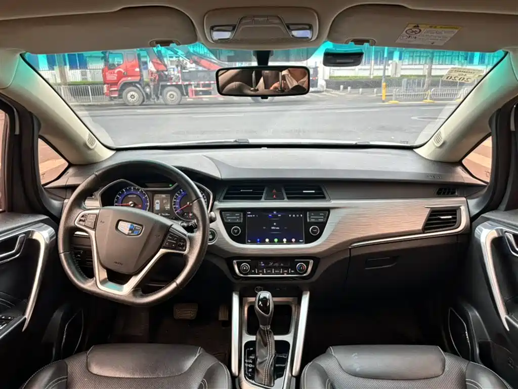 Geely Vision X3 2018 — фото 12