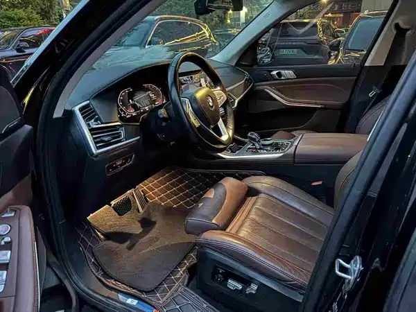 BMW X7 2021