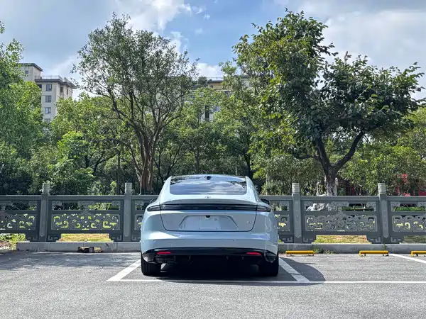 NIO ET5 2025