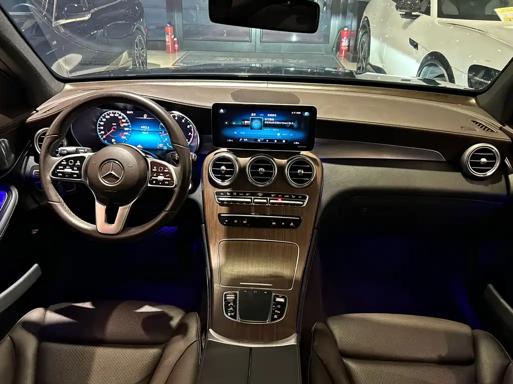 Mercedes-Benz GLC 2020 — фото 25