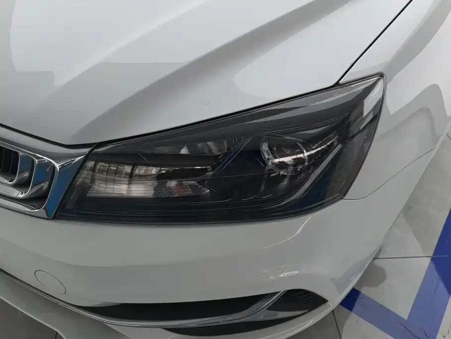 Geely Emgrand 2021
