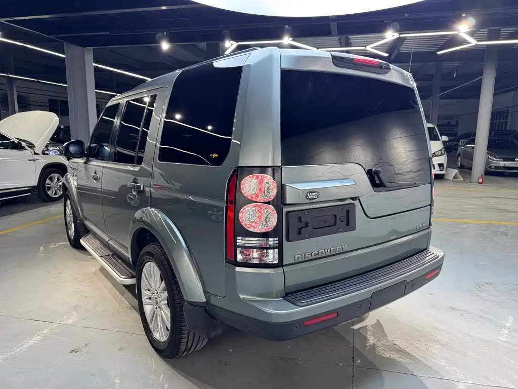 Land Rover Discovery 2015 — фото 23