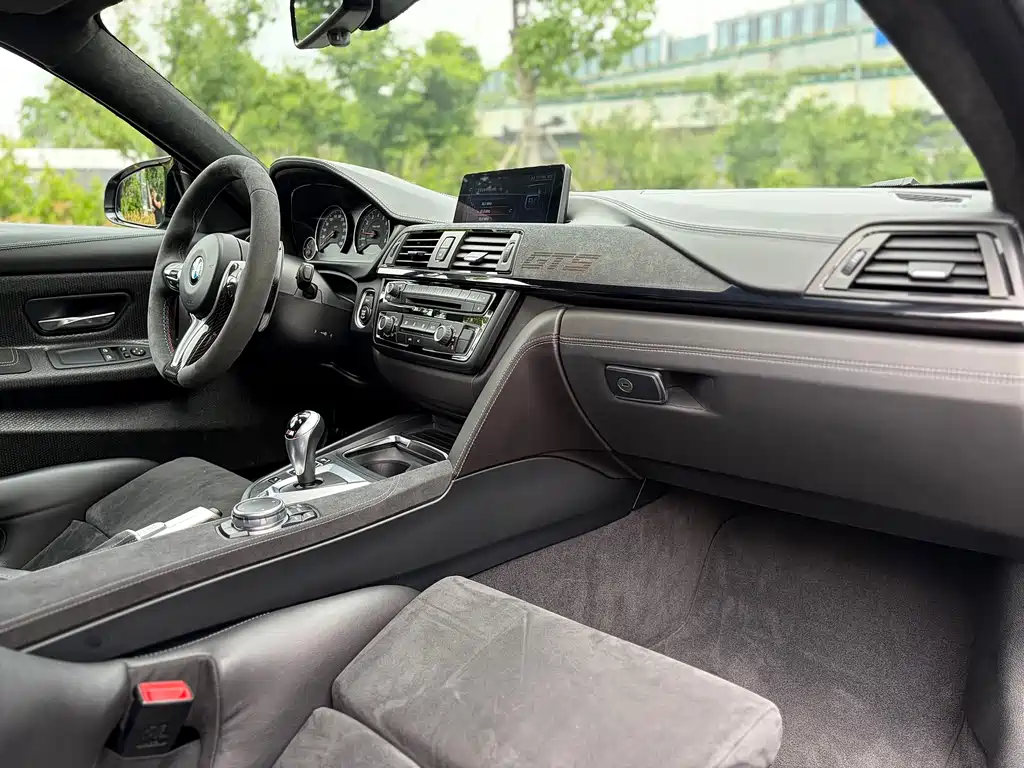 BMW M4 2017 — фото 13