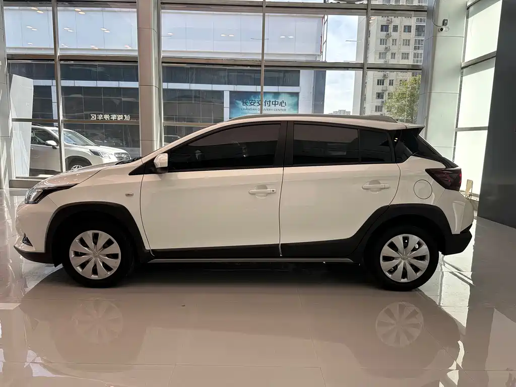 Toyota Yaris L 2022