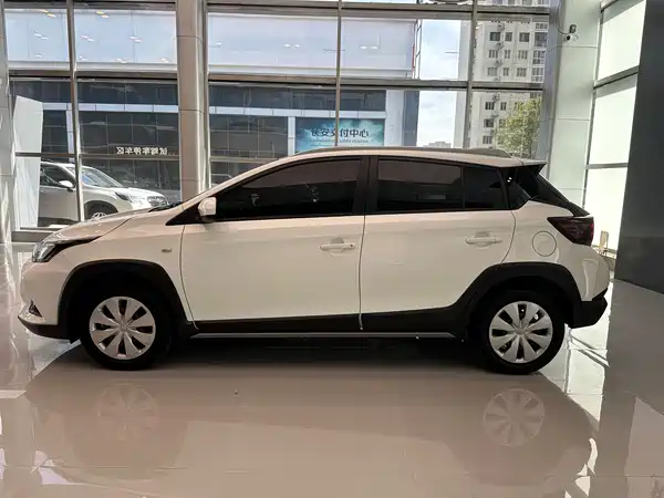 Toyota Yaris L 2022