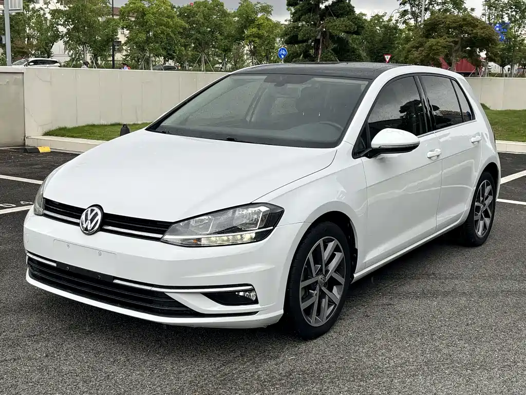 Volkswagen Golf 2020 — фото 1