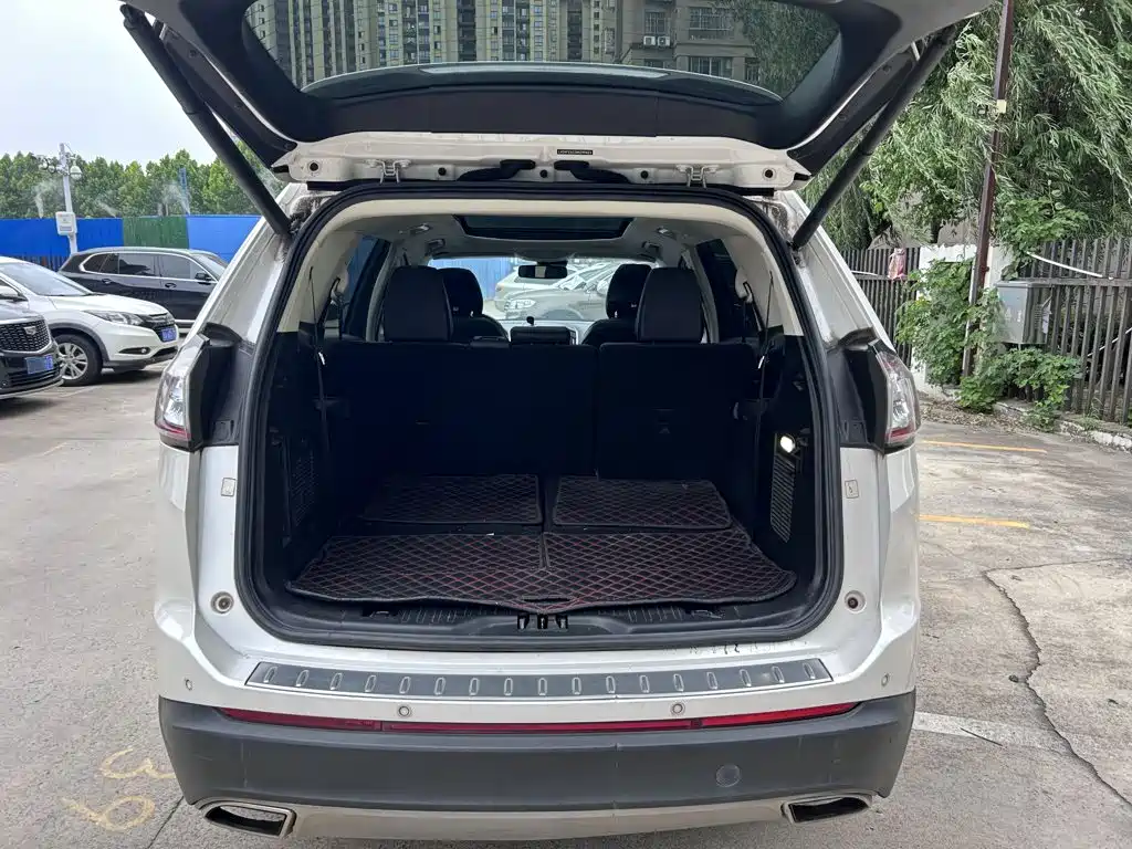 Ford Edge 2017 — фото 10