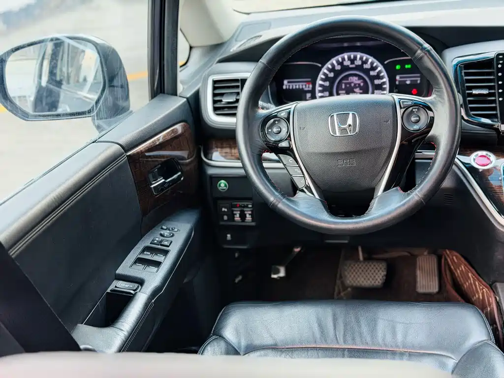 Honda Odyssey 2015 — фото 11