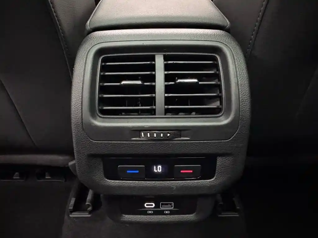 Volkswagen Touran 2022 — фото 17