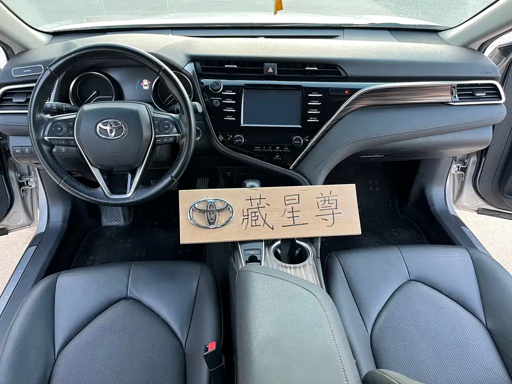 Toyota Camry 2019 — фото 24