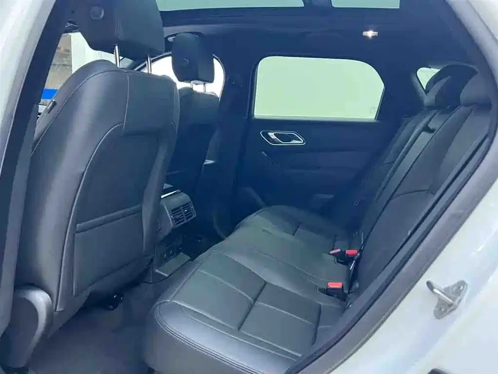 Land Rover Velar 2026