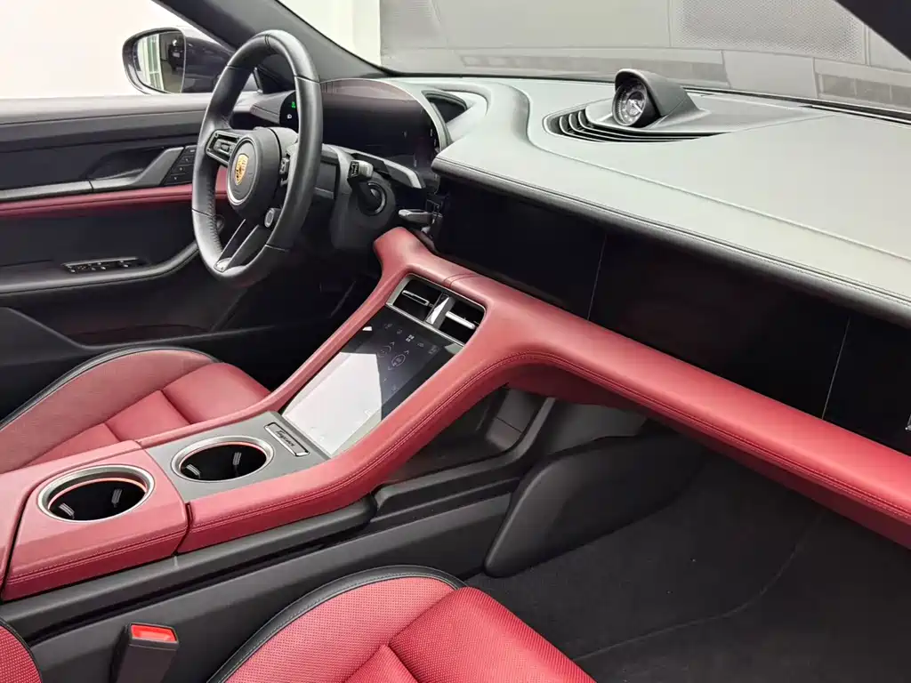 Porsche Taycan 2025 — фото 10