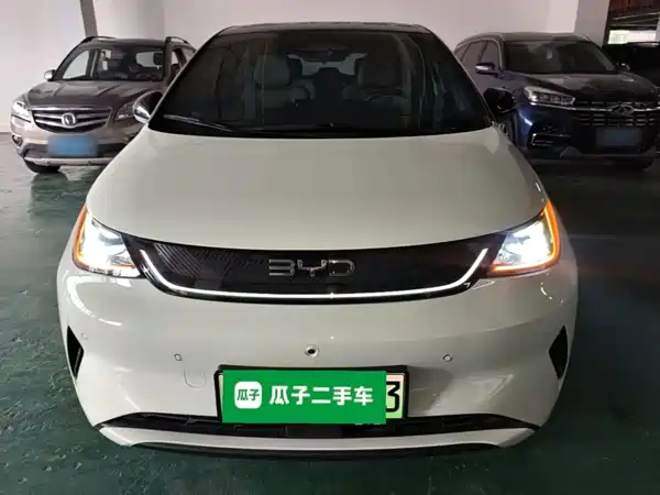 BYD Dolphin 2025