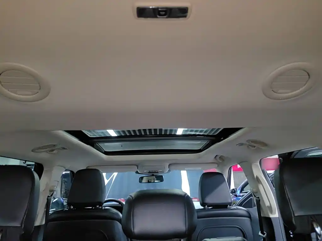Ford Explorer 2021 — фото 18