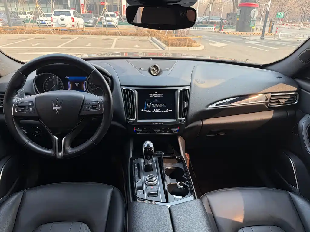 Maserati Levante 2018 — фото 6