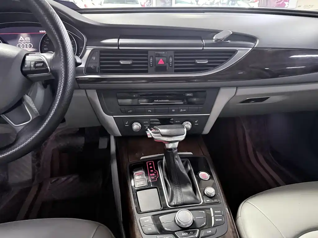 Audi A6 2014 — фото 14