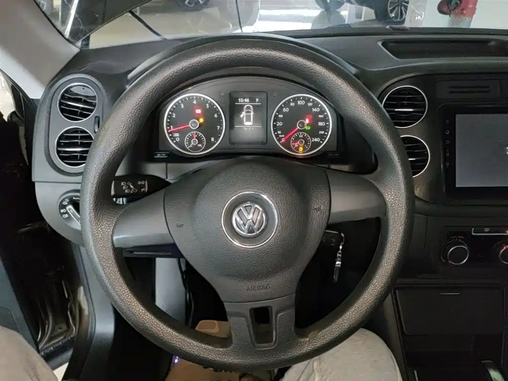 Volkswagen Tiguan 2015 — фото 11
